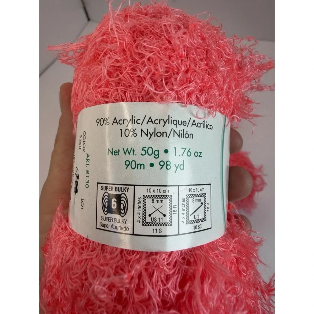Coats Moda Dea Fur Sure Super Bulky Yarn Like Coral 3259‎ Lot of 5 Pink